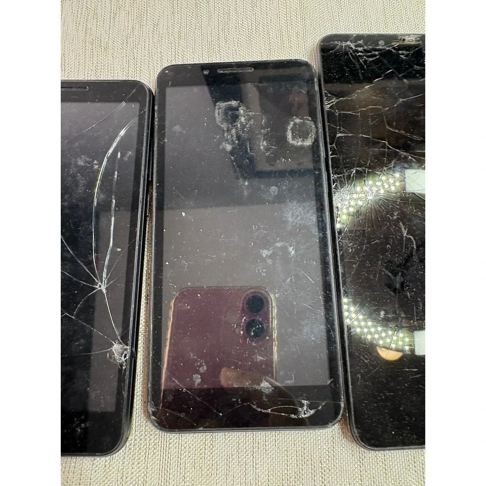 Bundle of parts, cell phones